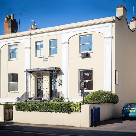 Crossways Guest House Cheltenham Eksteriør billede