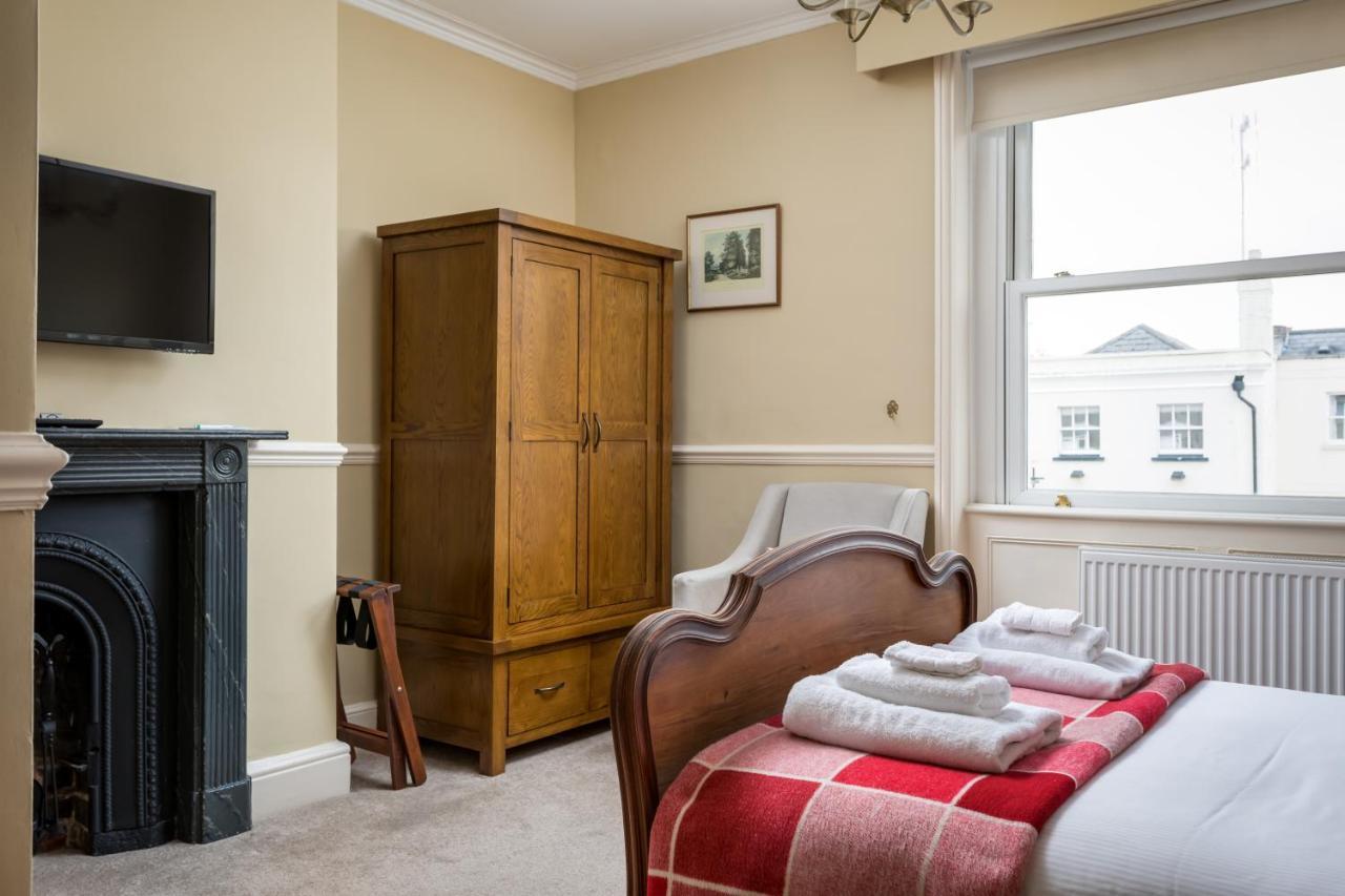 Crossways Guest House Cheltenham Eksteriør billede